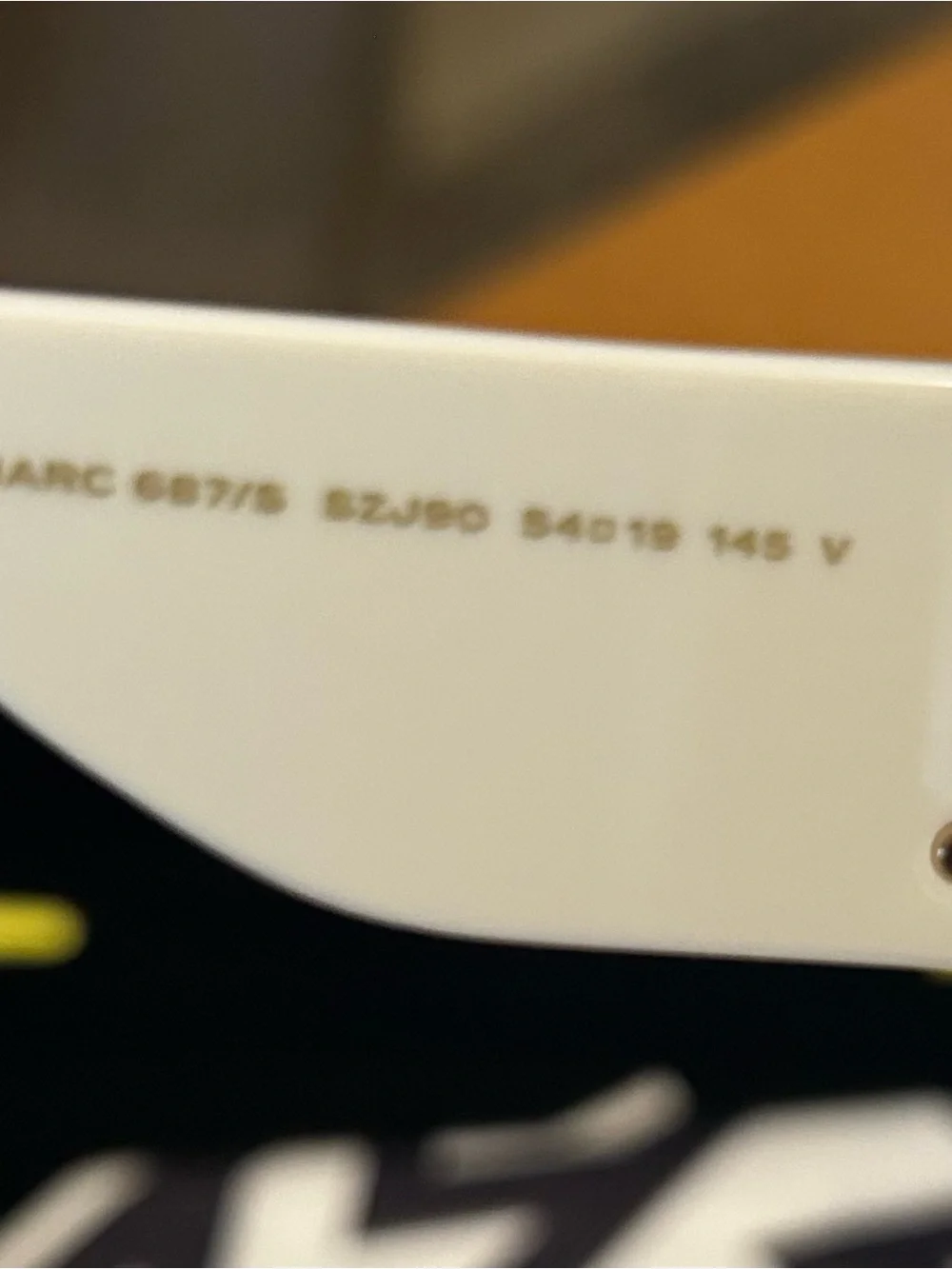 🕶️ Marc Jacobs MARC 687/S Designer Sunglasses – Ivory & Gray Gradient